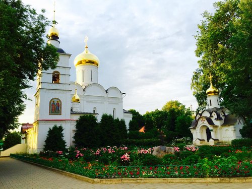 Въездная стела Город Дмитров, жанровая скульптура, Московская 