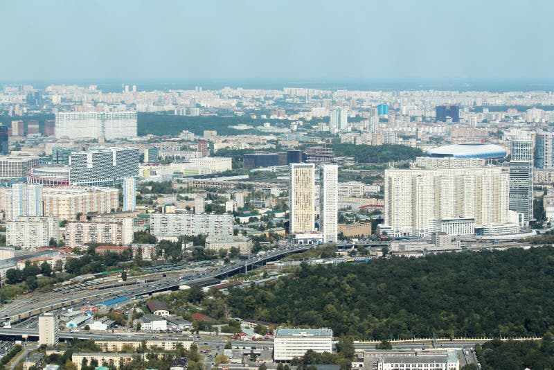 Ночная панорама городского пейзажа Москвы с деловым центром 