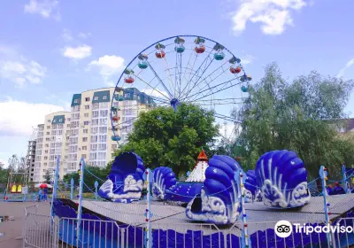 Энгельс продолжает наряжаться к Новому году