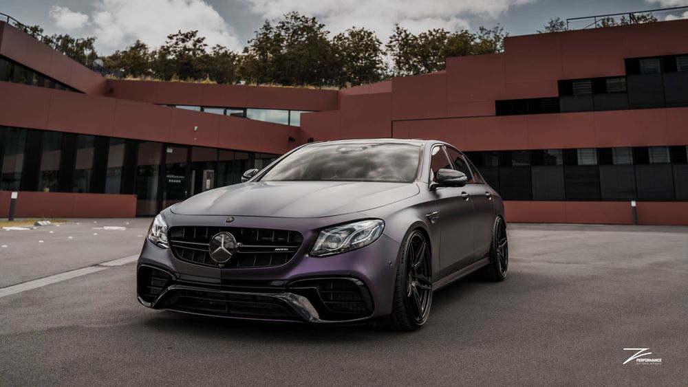 Обои на рабочий стол автомобили Mercedes-Benz C63 AMG Coupe 