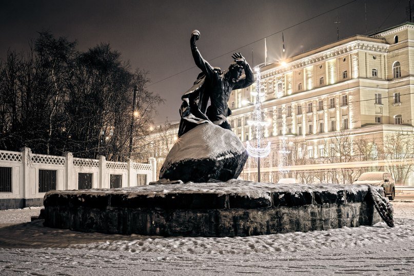 Площадь Пять углов в Мурманске снова 